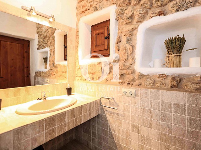 Baño de casa en alquiler vacacional en zona Puig d'en Valls, Ibiza