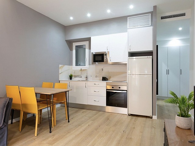 Piso en venta Sagrada Familia reformado y amueblado