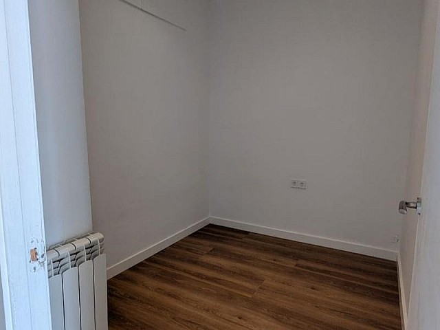 Piso en venta en Sants Barcelona (2)