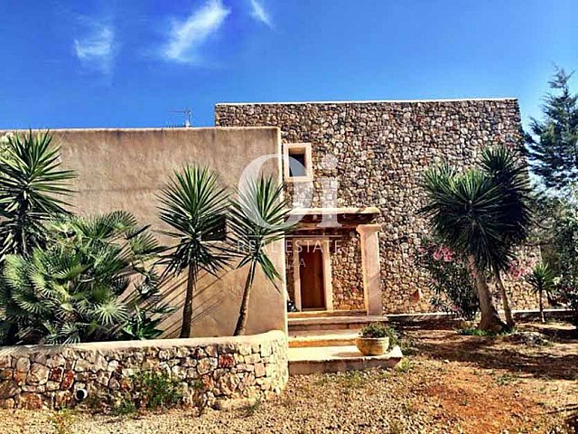 Façade de maison de séjour à Sant Rafael, Ibiza