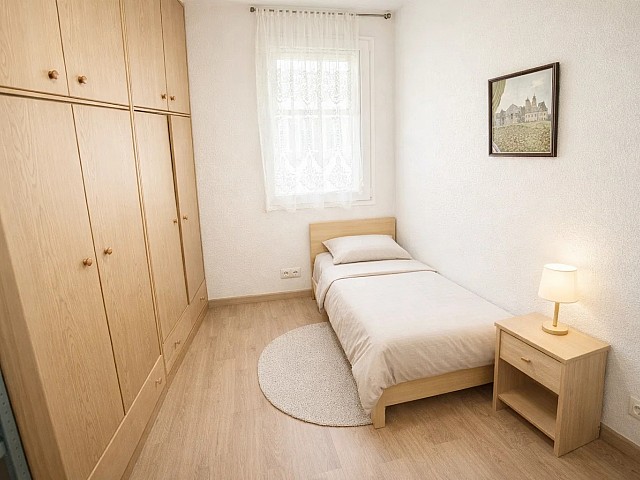 Apartment with Renovation Potential in Zona Franca – Barcelona