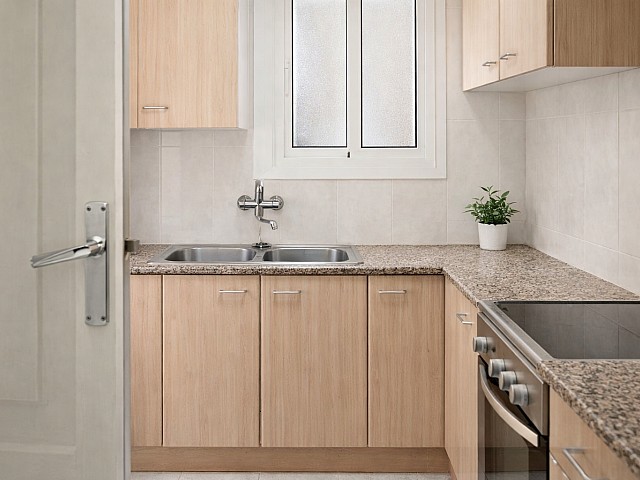 Wohnung mit Renovierungspotenzial in Zona Franca – Barcelona