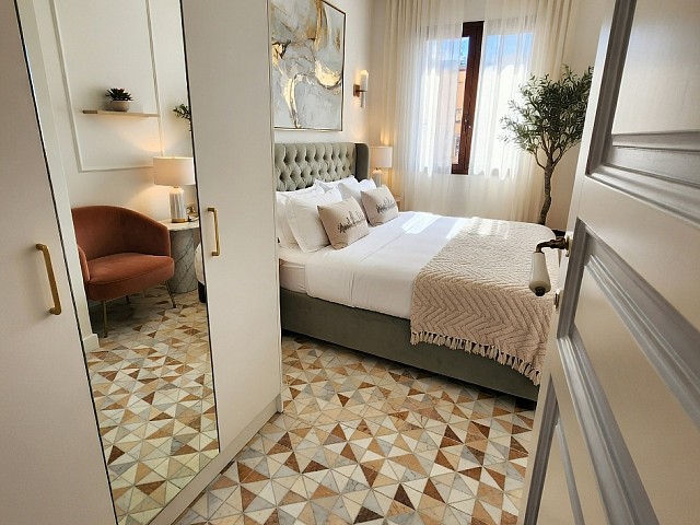 Piso en venta en finca regia en Sant Antoni Eixample Barcelo