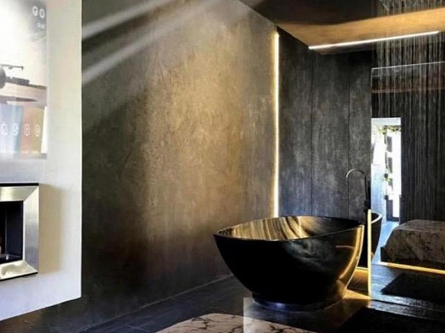 Exclusivo Ático con Terraza y Piscina en el Corazón de Barcelona