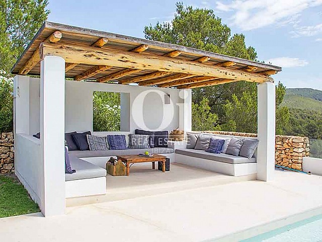 Arbor de magnifica villa en alquiler en Cala Jondal, Ibiza