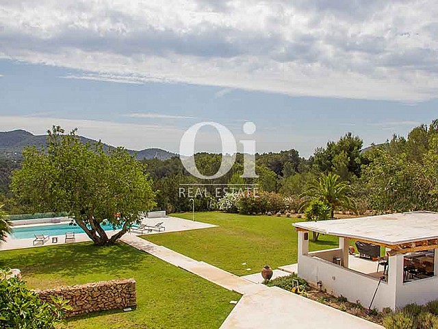 Alrededores de magnifica villa en alquiler en Cala Jondal, Ibiza