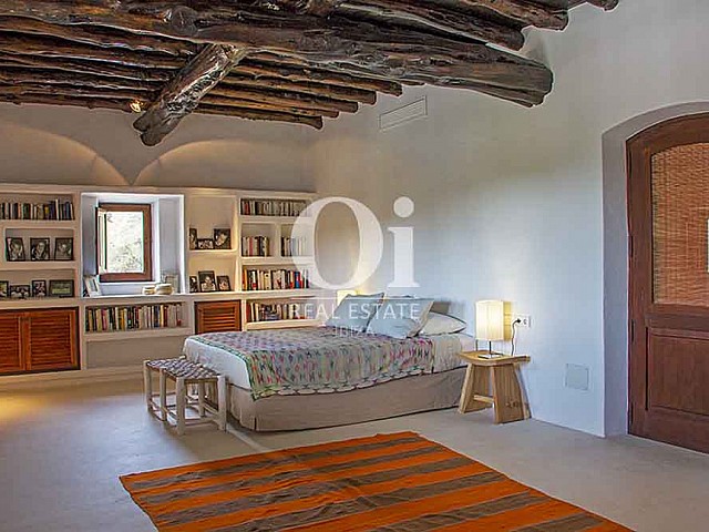 Dormitorio de magnifica villa en alquiler en Cala Jondal, Ibiza