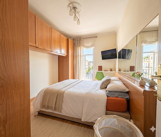 Exclusiva oportunidad en Poble-sec: luz, ascensor y alto !