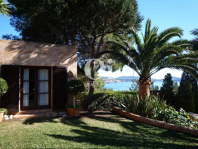 Jardin de maison en location de séjour à Es Cubells, Ibiza