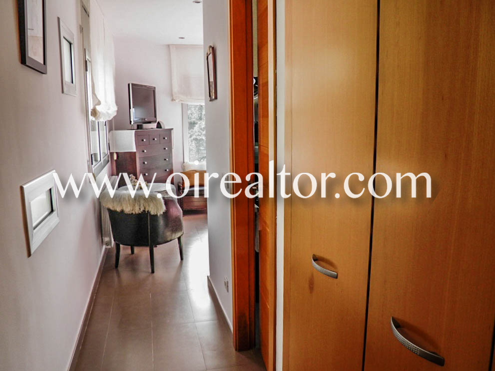 Дом для продажи восьми комнат в урбанизации Монбарбат в Масане де ла Сельва