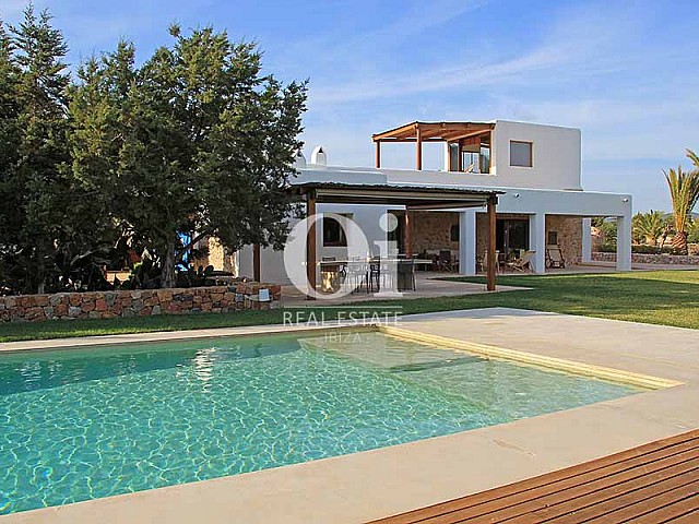 Blick auf den Pool der Villa zur Miete in Es Codolar, Ibiza