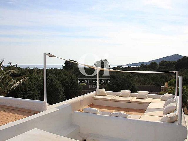 Blick auf die Chillout-Area der Villa zur Miete in Es Codolar, Ibiza