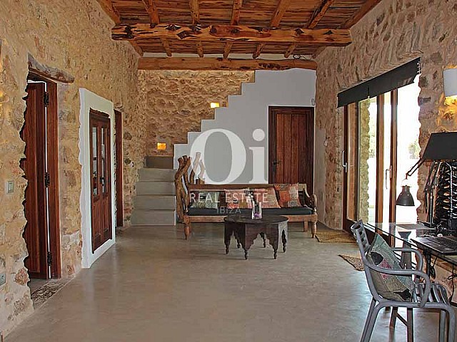 Sala de estar de maravillosa villa en alquiler en Ibiza