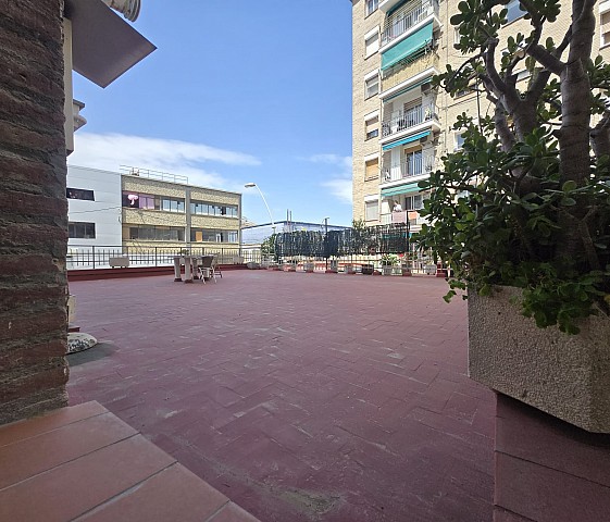 Apartment for sale with natural light and clear views in the heart of La Verneda, Barcelona