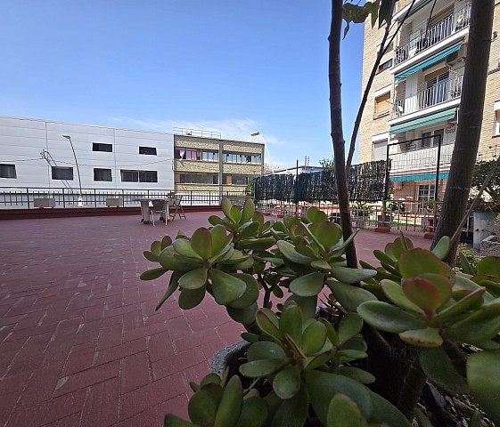 Piso en venta en La Verneda i la Pau