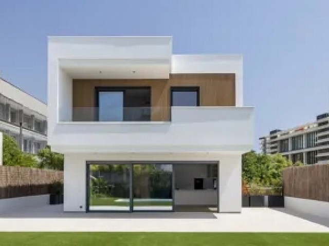 Exclusiva villa de obra nueva en La Plana, Sitges | Piscina privada, jardín y 4 plazas de garaje