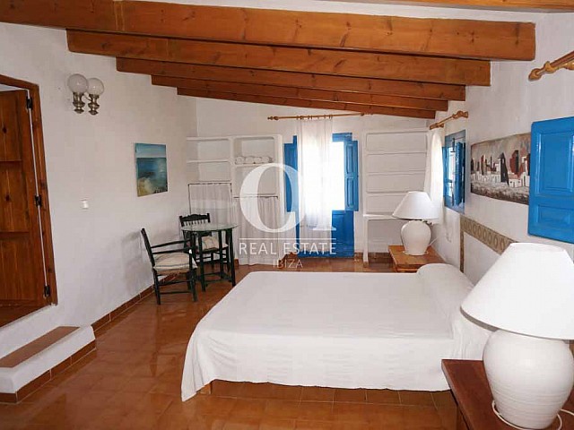 Спальня в доме, сдающемся в аренду в период летних отпусков на Форментере
