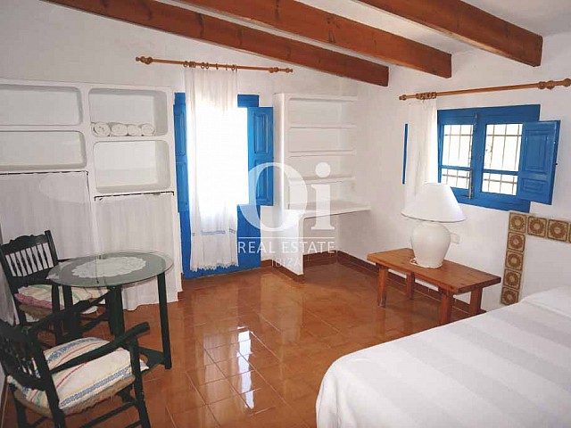 Спальня в доме, сдающемся в аренду в период летних отпусков на Форментере