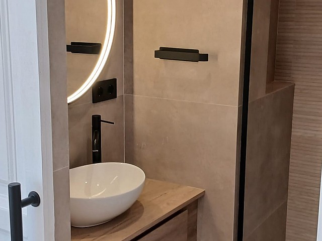 Ático en venta con dos terraza y parquin en el corazon de Gracia