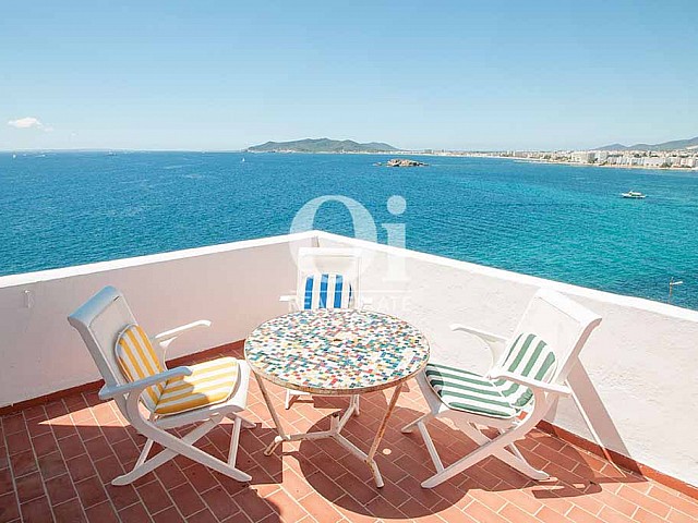 Blick von der Terrasse der Ferienvilla  auf Ibiza, Los Molinos