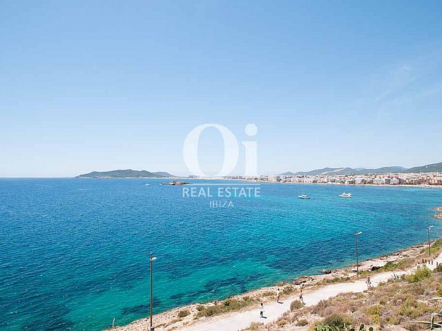 Vistas al mar desde casa de alquiler de estancia en Ibiza 