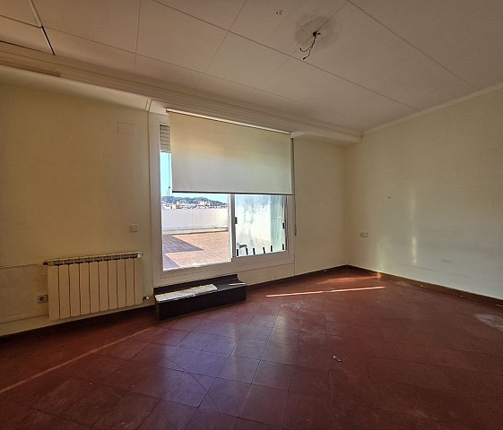 Exclusivo Ático a reformar en Eixample Derecho