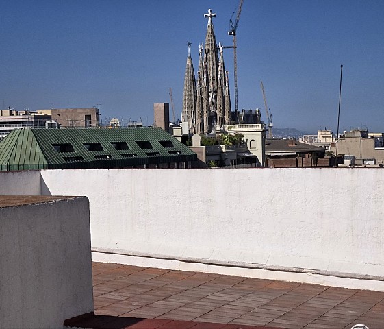 Exclusivo Ático a reformar en Eixample Derecho