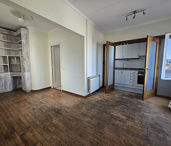 Exclusivo Ático a reformar en Eixample Derecho