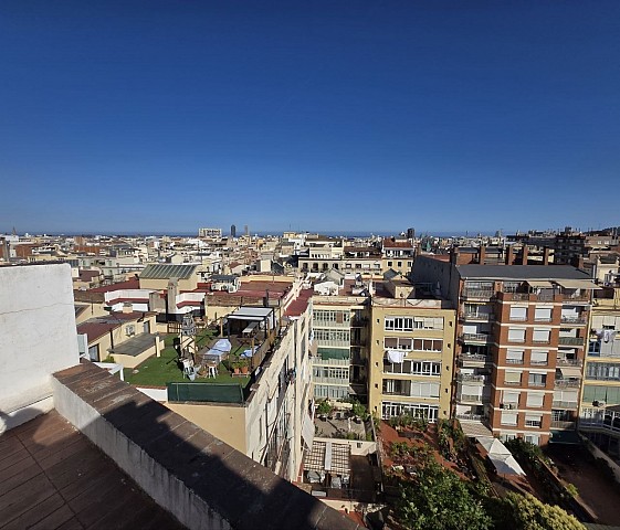 Exclusivo Ático a reformar en Eixample Derecho