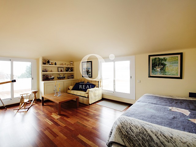 Светлая и уютная комната в замечательном доме в аренду в Premia de Dalt
