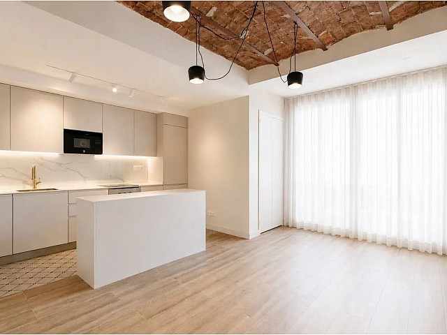 Appartement à vendre sur le Passeig de Sant Joan – Lumière, design et élégance au cœur de l’Eixample