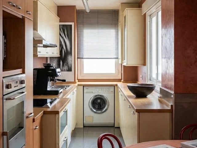 Espectacular piso en travessera de les corts piso amplio de 4 habitaciones 