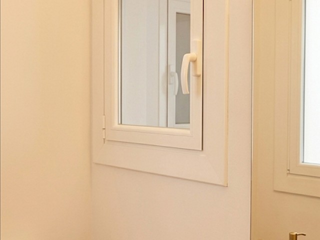 Espectacular piso en travessera de les corts piso amplio de 4 habitaciones 