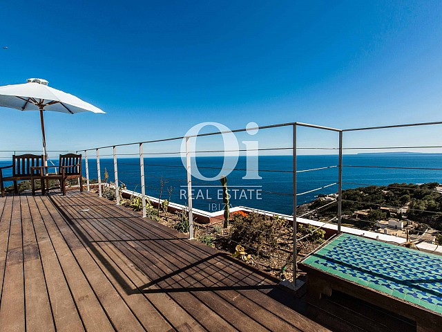 Blick auf die Terrasse der Ferien-Villa in Roca Llisa, Ibiza