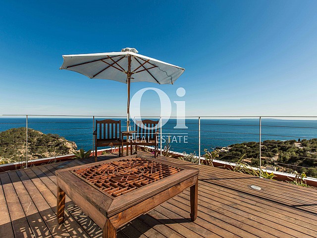 Blick auf den Außenbereich der Ferien-Villa in Roca Llisa, Ibiza