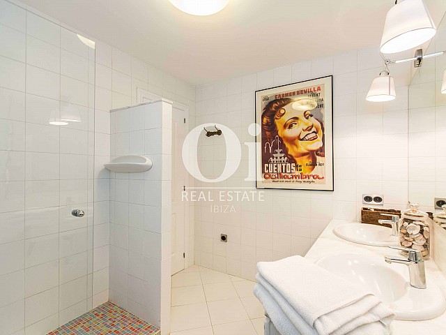 Salle de bain de maison pour séjour en location à Roca Llisa, Ibiza