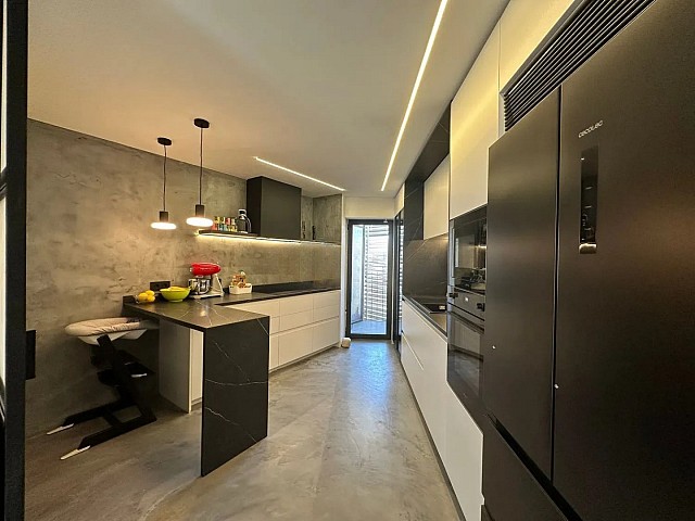 Ático dúplex exclusivo con gran terraza privada en Poblenou