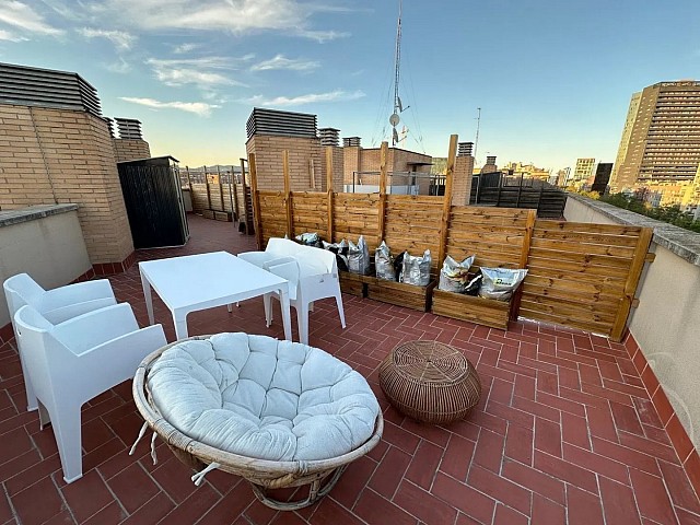 Ático dúplex exclusivo con gran terraza privada en Poblenou