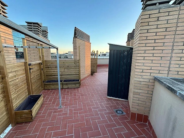 Ático dúplex exclusivo con gran terraza privada en Poblenou
