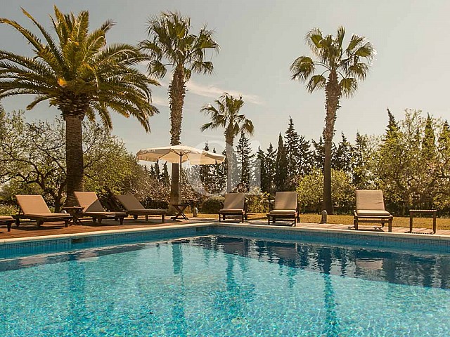 Piscine et hamacs de maison pour séjour en location à San Jose, Ibiza 