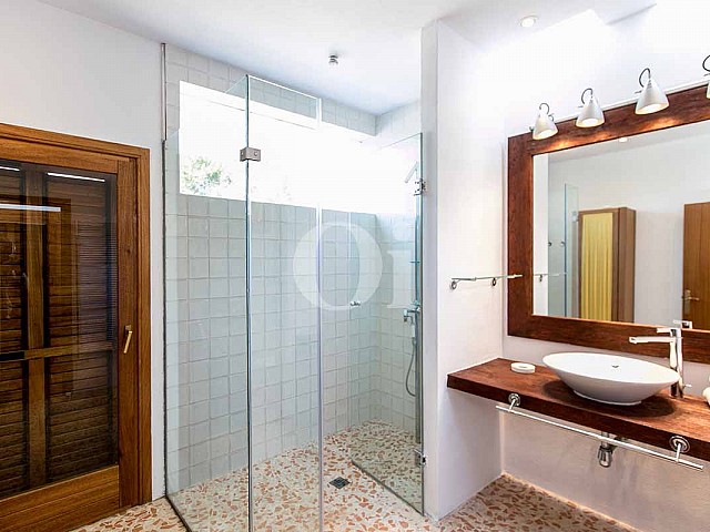 Baño de casa en alquiler de estancia en San Jose, Ibiza 
