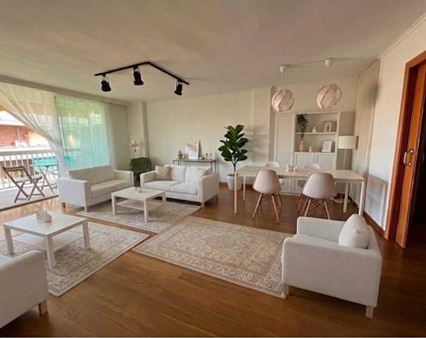 Espectacular piso en travessera de les corts piso amplio de 4 habitaciones 