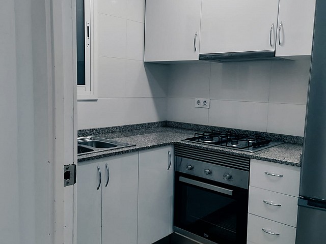Luminoso piso reformado de 4 habitaciones con terraza en Gràcia