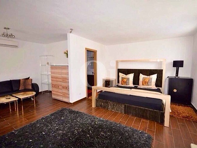 Blick in ein Schlafzimmer der Ferien-Villa zur Miete auf Ibiza