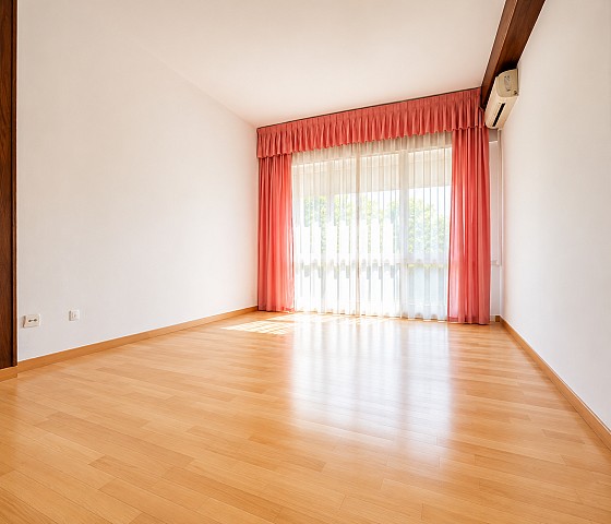 Espaçoso apartamento com 4 quartos, elevador e excelente localização
