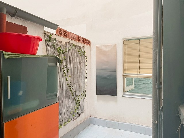 Encantador piso de 3 habitaciones con balcón y patio en Baix Guinardó
