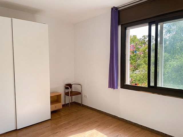 Encantador piso de 3 habitaciones con balcón y patio en Baix Guinardó