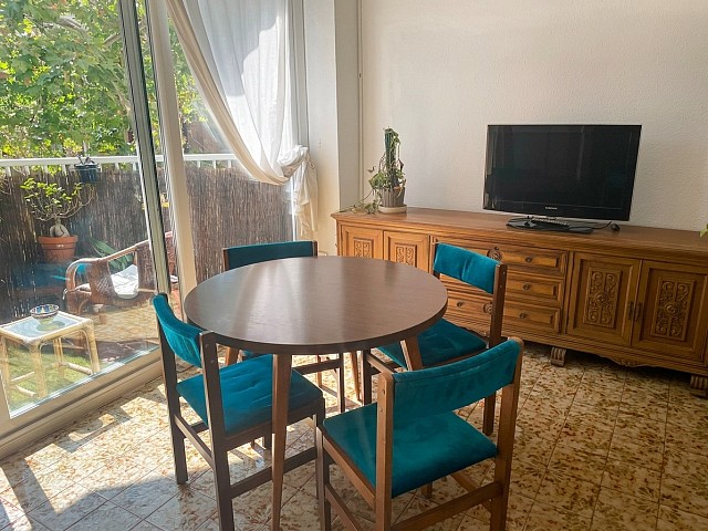 Encantador piso de 3 habitaciones con balcón y patio en Baix Guinardó