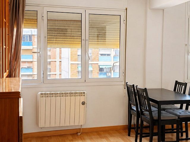 Piso de 73 m² en 10ª planta con ascensor, 2 habitaciones, 1 baño y trastero. Muy luminoso, con espectaculares vistas al Tibidabo. Excelente ubicación, cerca del metro, comercios, Diagonal Mar y la playa.
