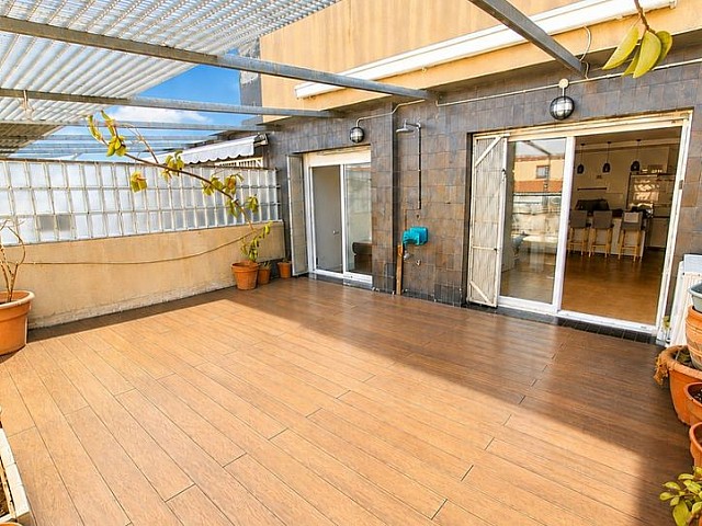3-комнатная квартира с частной террасой 25 м² в сердце Сан-Антони (Барселона)